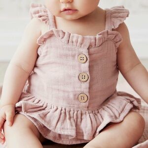 JAMIE KAY VGUC 100% Organic Cotton Muslin Frill Top in Mauve Shadow